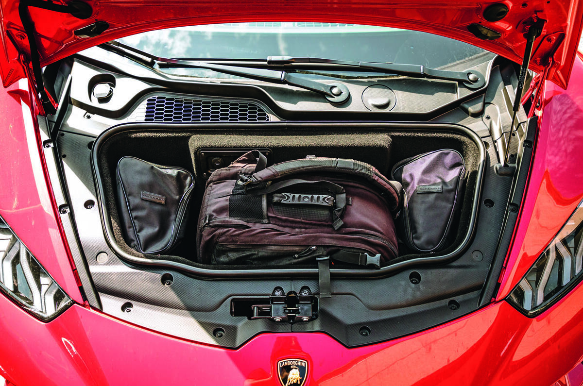 2019 Lamborghini Huracan Performante - full boot