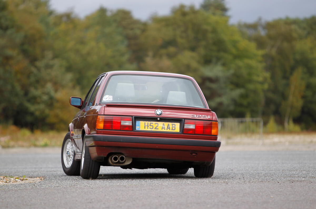 BMW 3 Series (E30) BMW 3 Series (E30)
