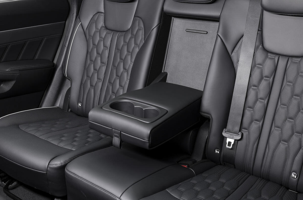 2020 Kia Sorento unveiling - rear bench 2020 Kia Sorento unveiling - rear bench