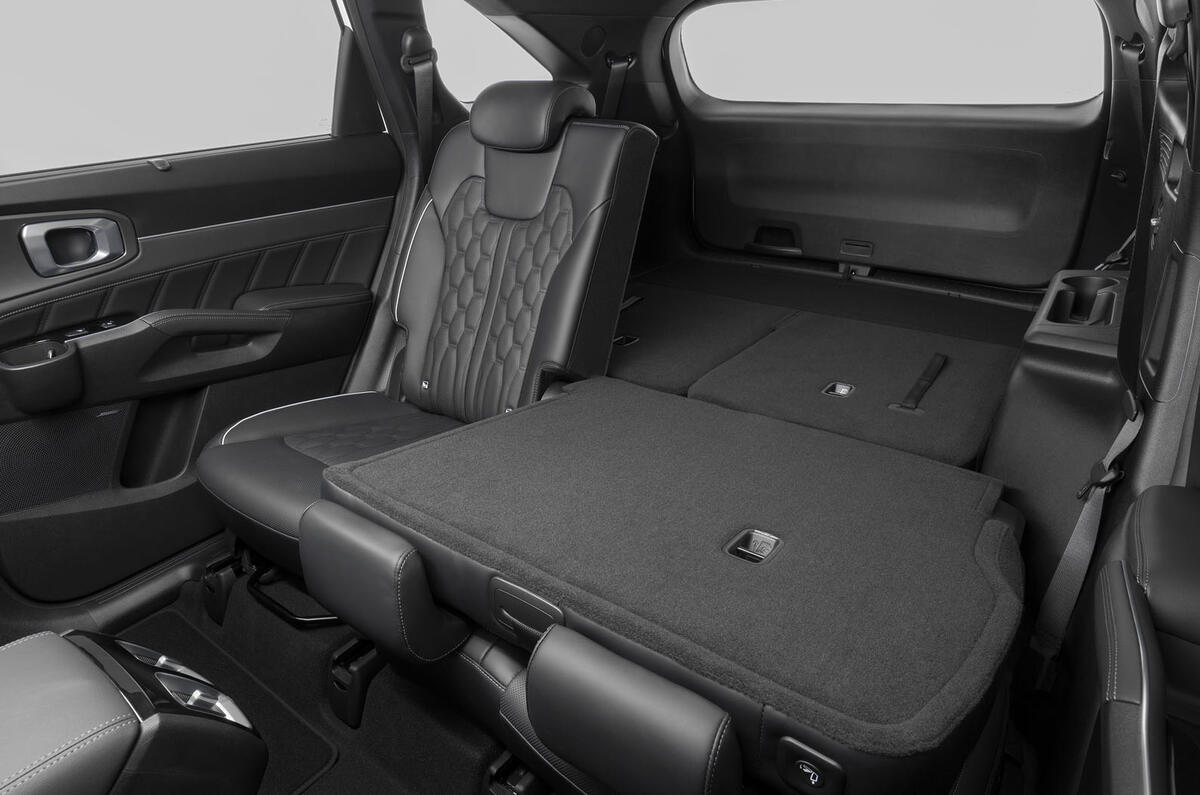 2020 Kia Sorento unveiling - rear seats folded 2020 Kia Sorento unveiling - rear seats folded