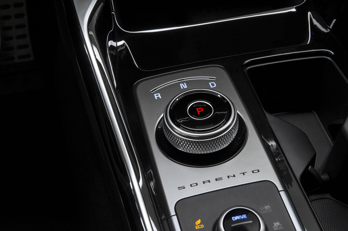 2020 Kia Sorento unveiling - infotainment knob  2020 Kia Sorento unveiling - infotainment knob
