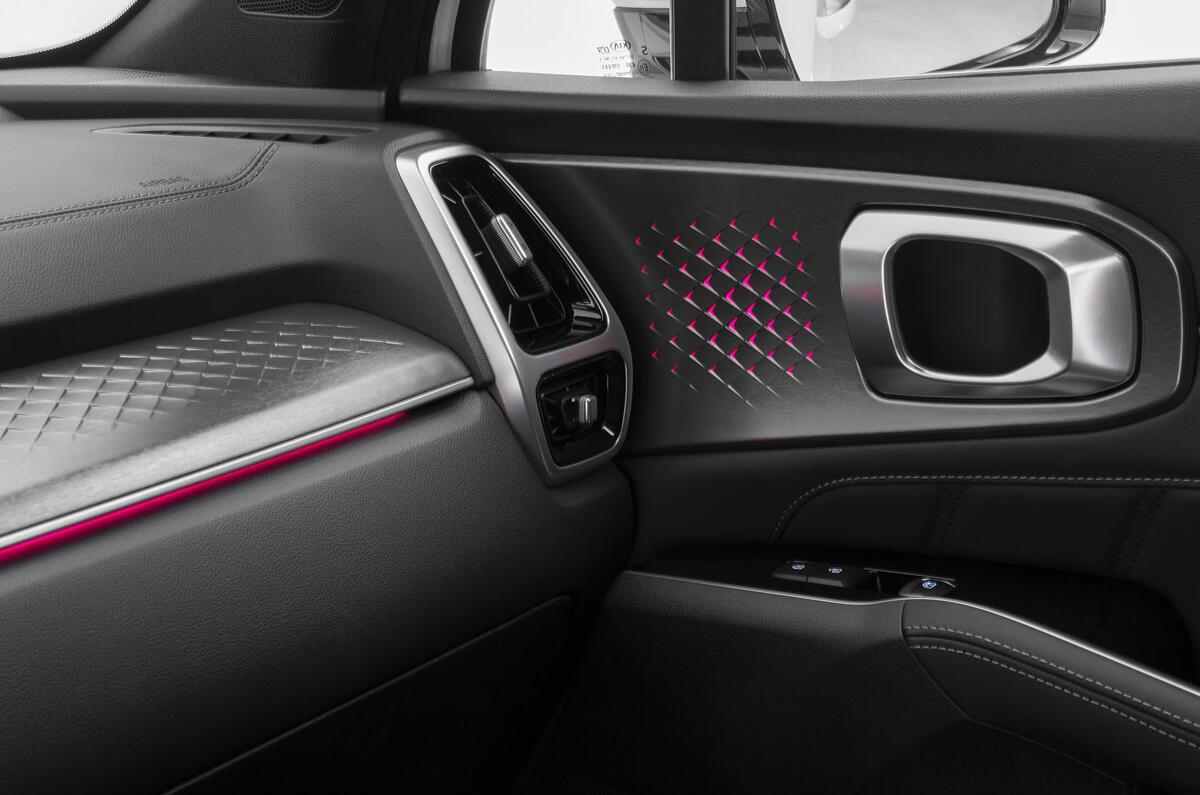 2020 Kia Sorento unveiling - door handle 2020 Kia Sorento unveiling - door handle
