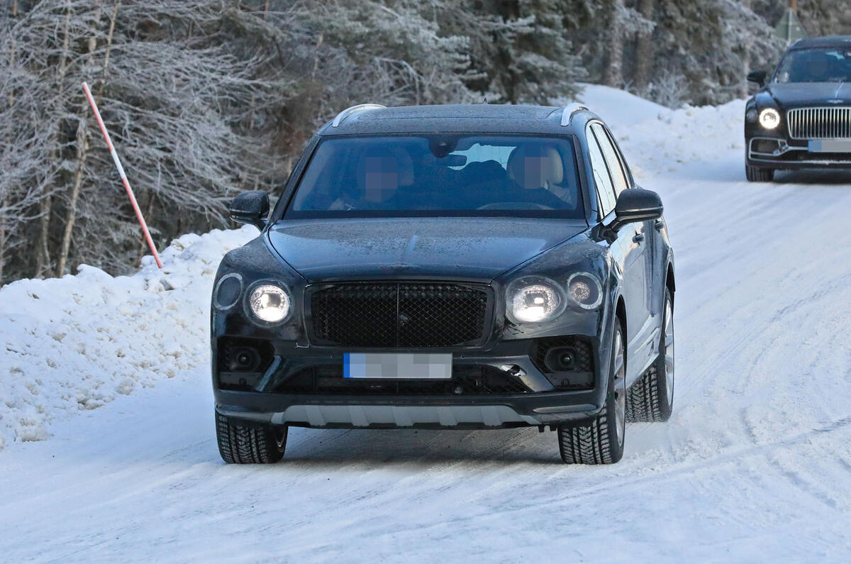 2020 Bentley Bentayga prototype - winter testing