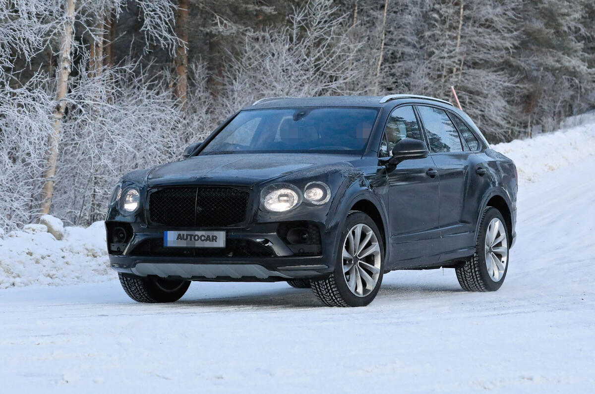 2020 Bentley Bentayga prototype - winter testing