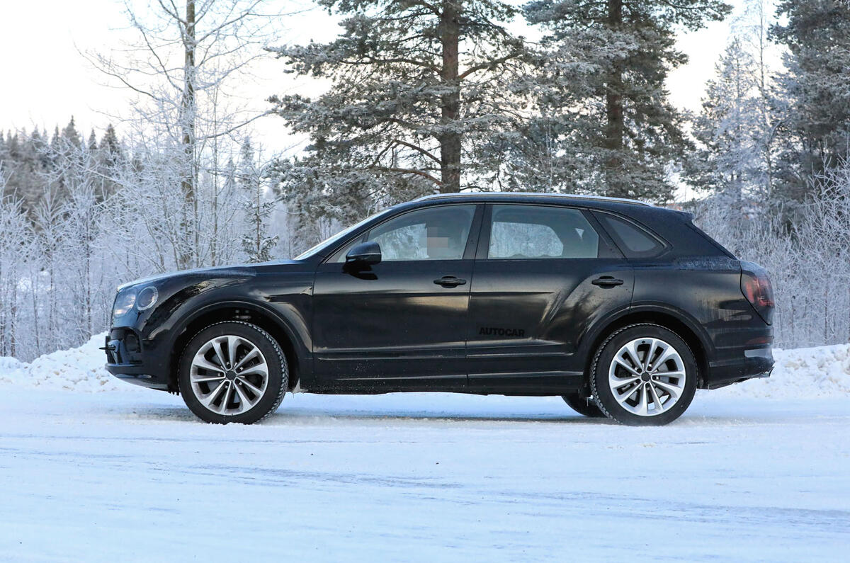 2020 Bentley Bentayga prototype - winter testing
