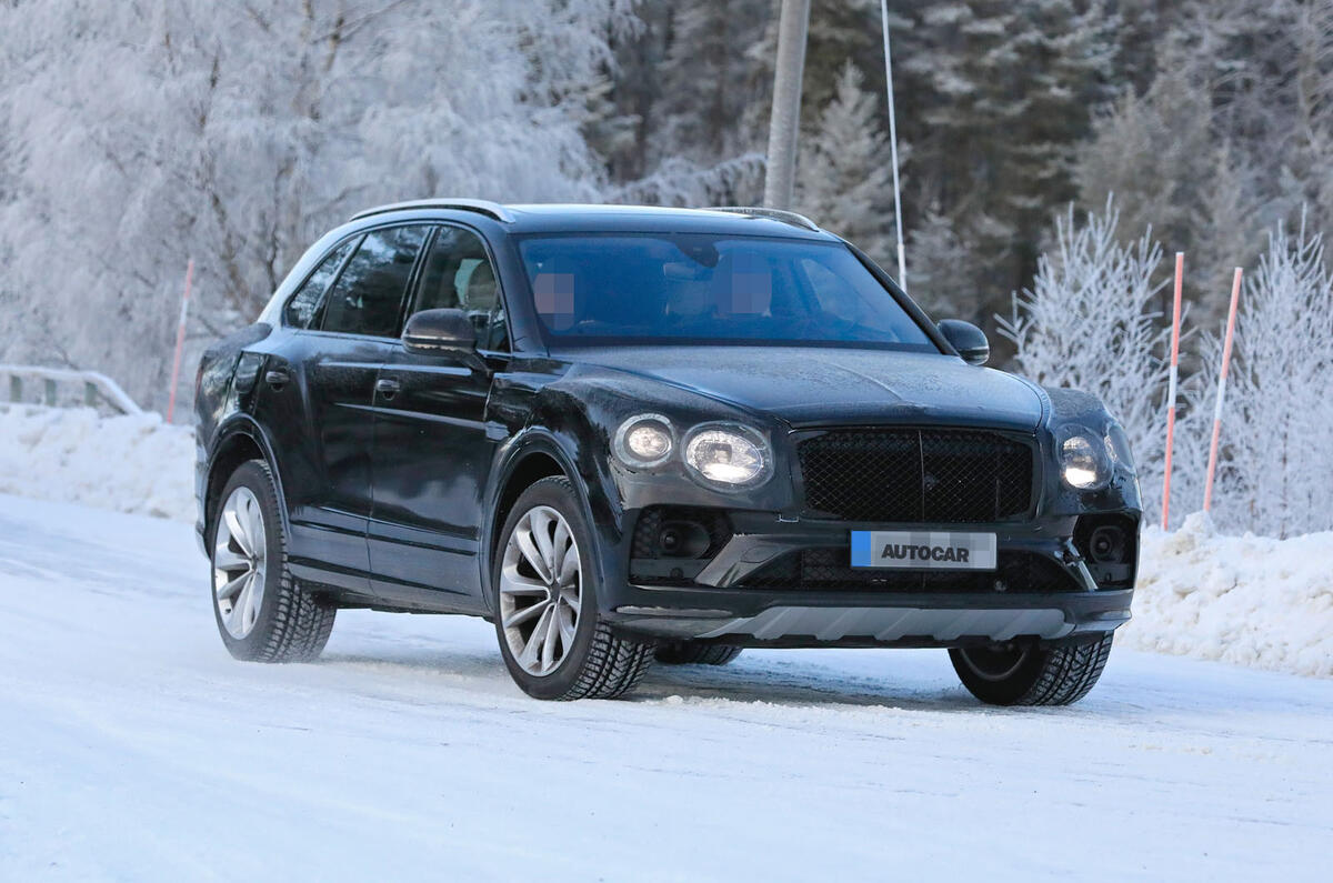 2020 Bentley Bentayga prototype - winter testing