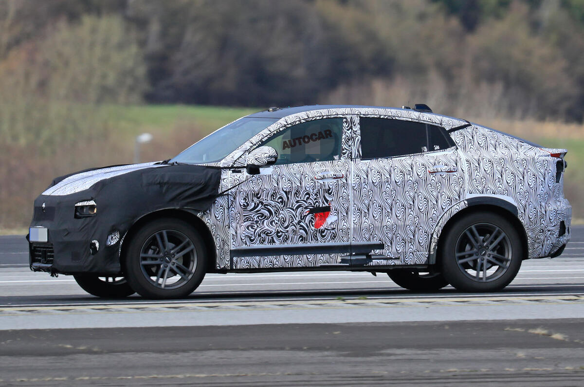 Lynk&Co 05 Spy shots