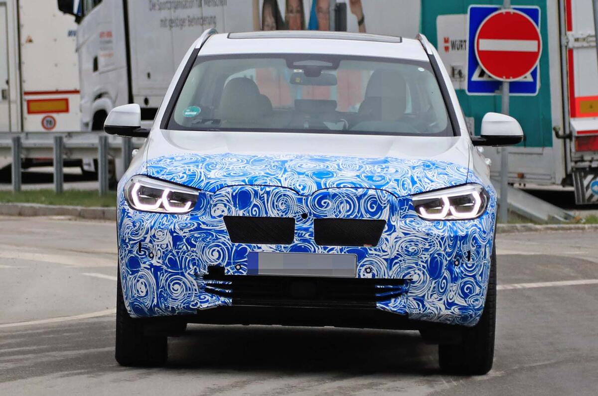 BMW iX3