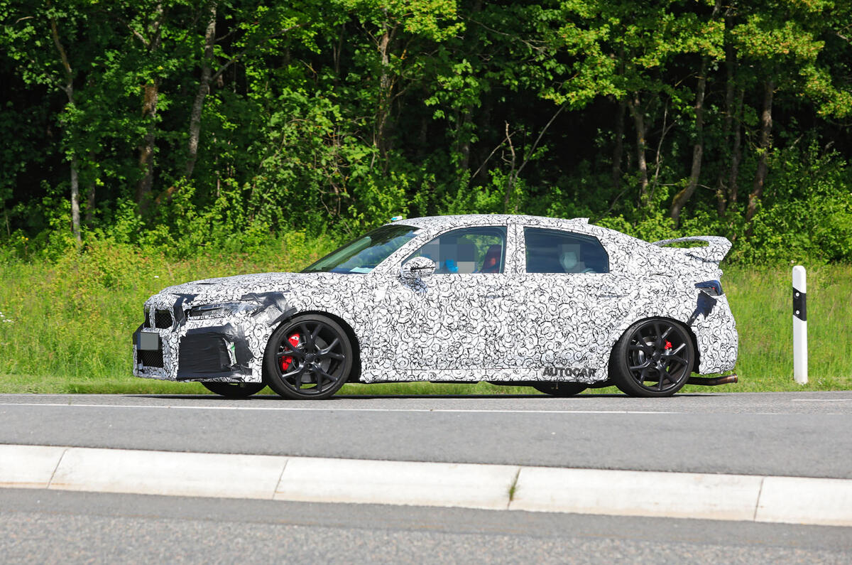 2022 Honda Civic Type R prototype - side 2022 Honda Civic Type R prototype - side