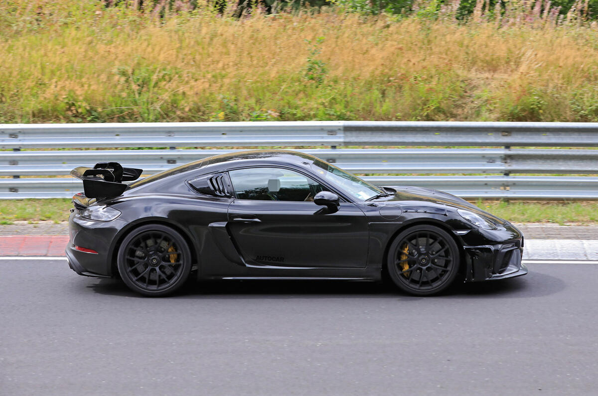 2021 Porsche 718 Cayman GT4 RS prototype