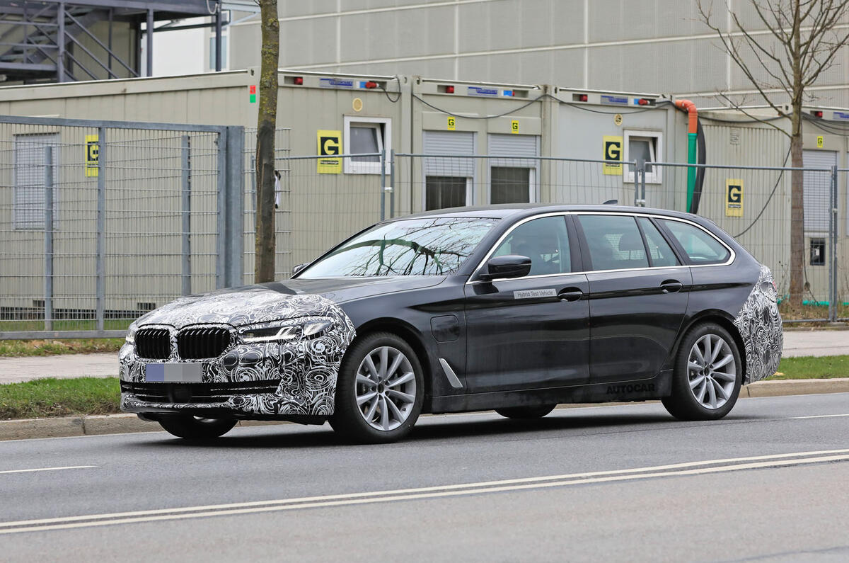2021 BMW 5 Series Touring prototype - front