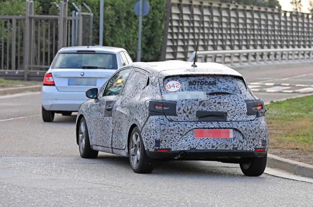 2019 Renault Clio spy shot