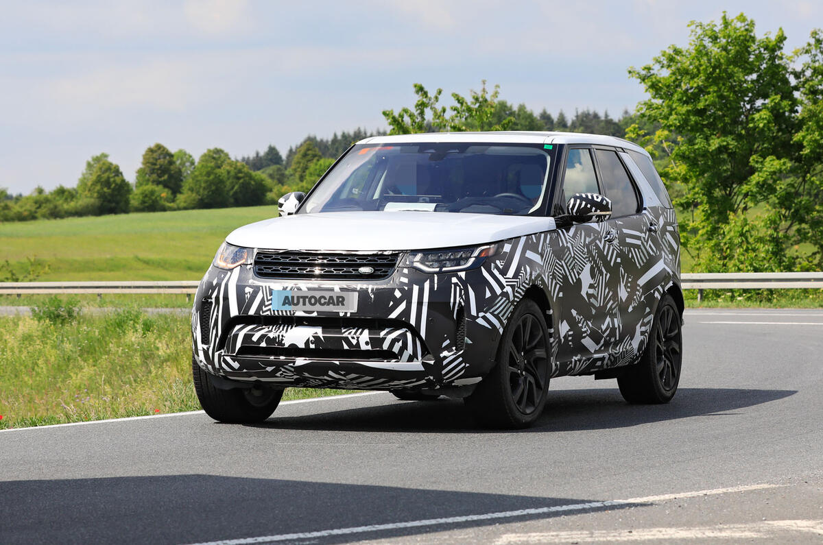 2021 Land Rover Discovery facelift prototype - front