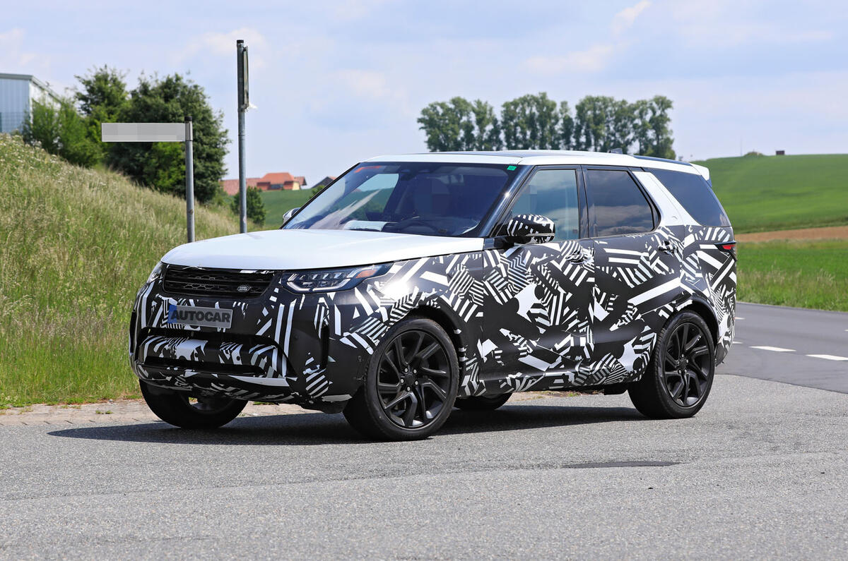 2021 Land Rover Discovery facelift prototype - cornering front