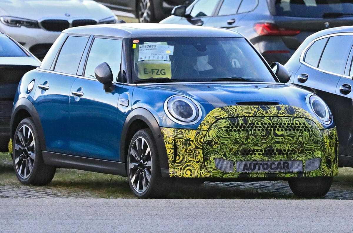 2021 Mini Cooper S facelift prototype - front 2021 Mini Cooper S facelift prototype - front