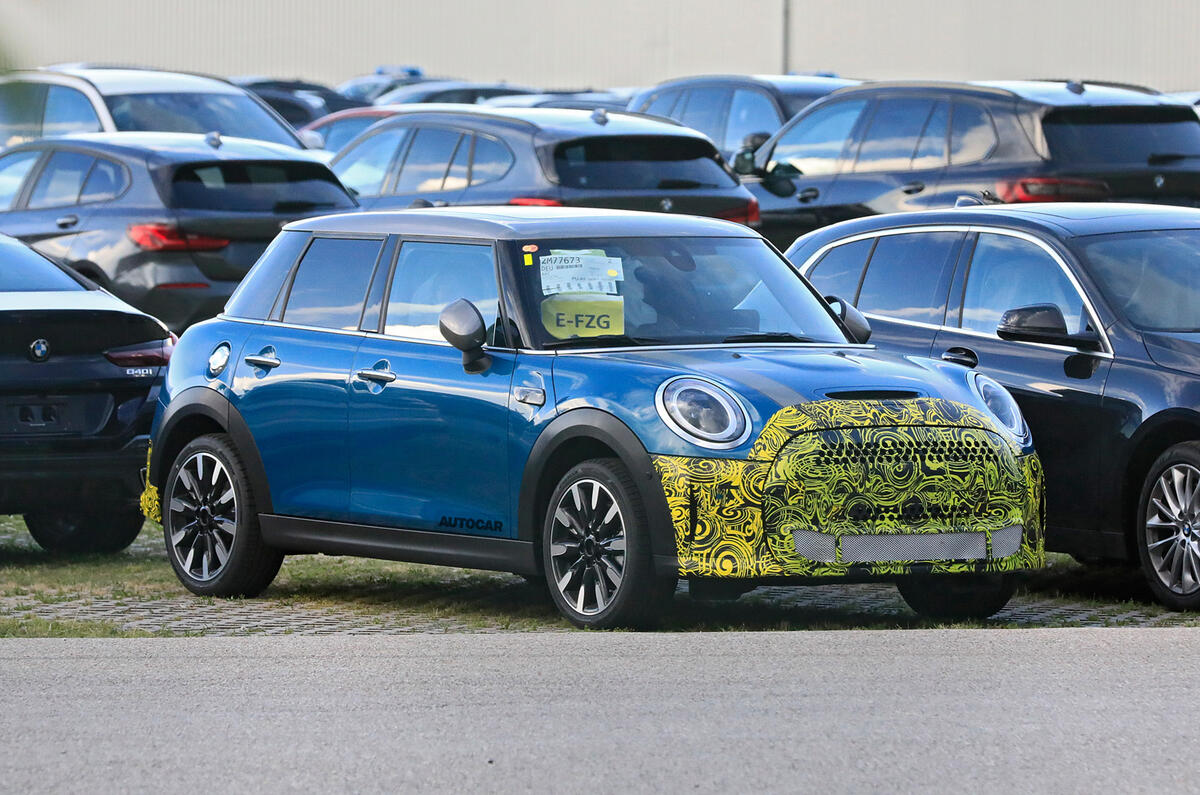 2021 Mini Cooper S facelift prototype - front 2021 Mini Cooper S facelift prototype - front