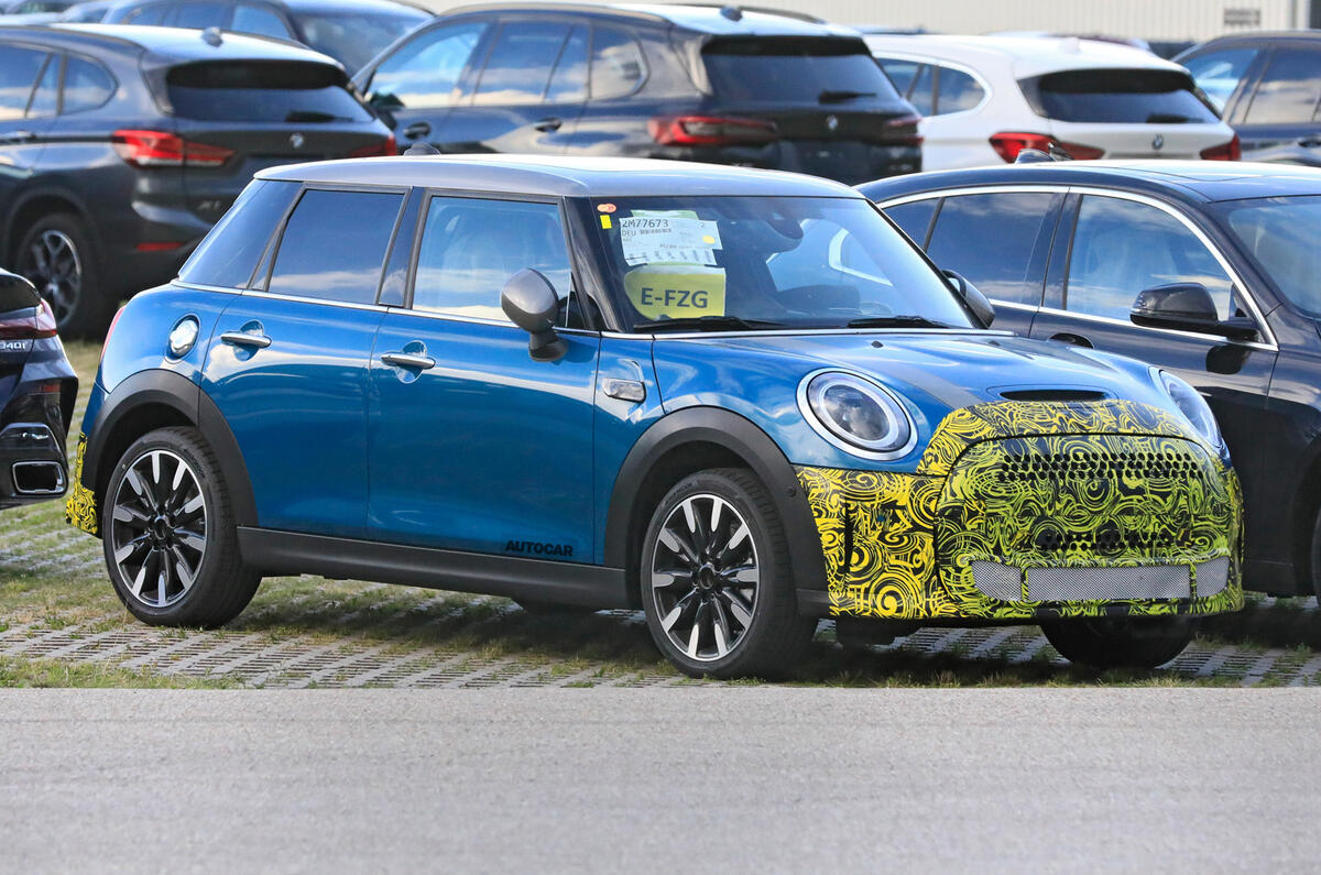 2021 Mini Cooper S facelift prototype - front 2021 Mini Cooper S facelift prototype - front