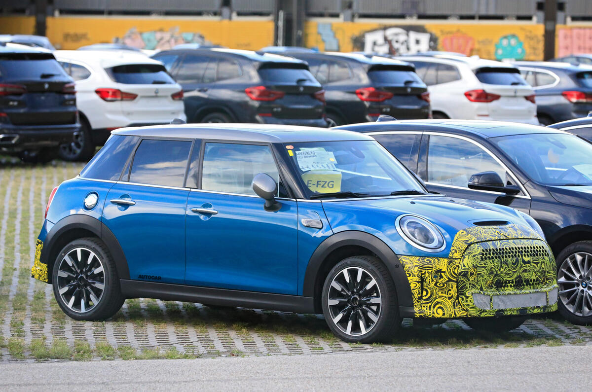 2021 Mini Cooper S facelift prototype - front 2021 Mini Cooper S facelift prototype - front