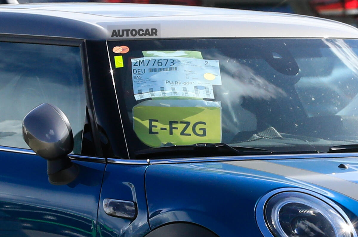 2021 Mini Cooper S facelift prototype - sticker 2021 Mini Cooper S facelift prototype - sticker