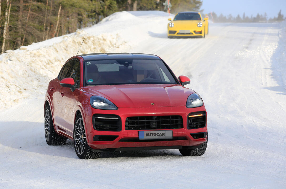 2020 Porsche Cayenne Coupe GTS prototype winter testing 2020 Porsche Cayenne Coupe GTS prototype winter testing
