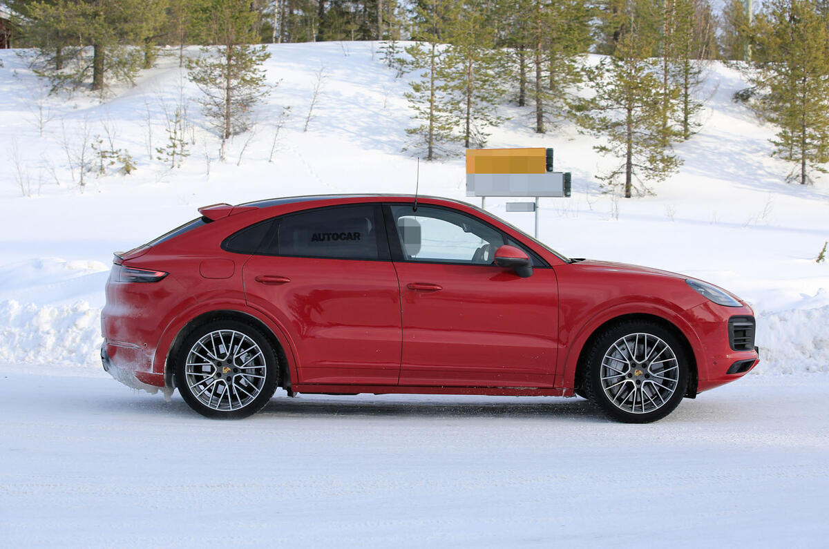 2020 Porsche Cayenne Coupe GTS prototype winter testing 2020 Porsche Cayenne Coupe GTS prototype winter testing
