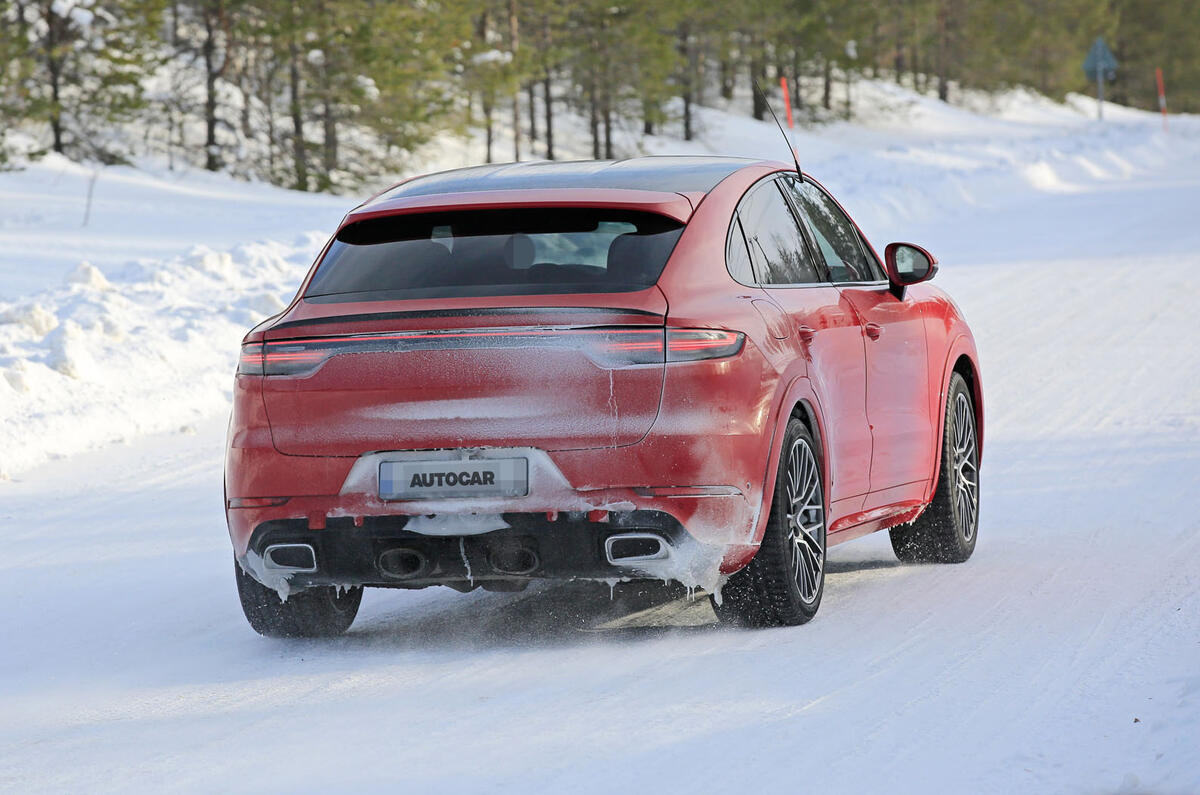 2020 Porsche Cayenne Coupe GTS prototype winter testing 2020 Porsche Cayenne Coupe GTS prototype winter testing