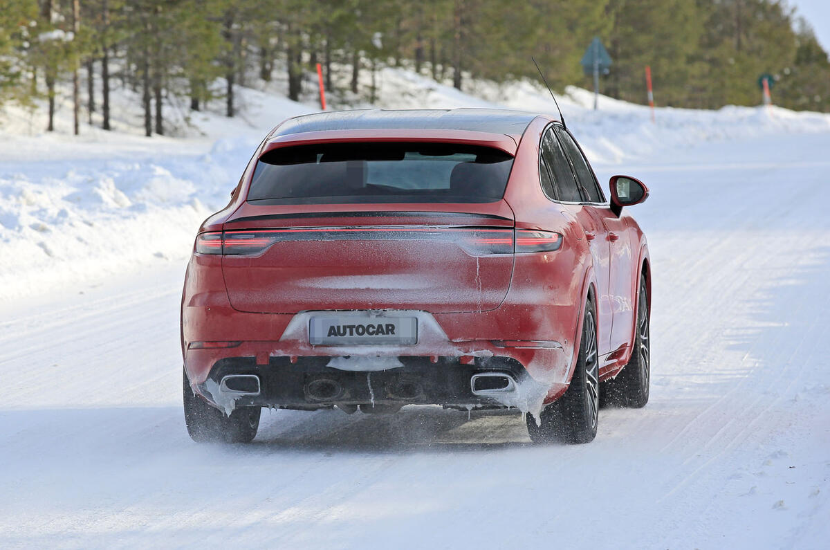 2020 Porsche Cayenne Coupe GTS prototype winter testing 2020 Porsche Cayenne Coupe GTS prototype winter testing
