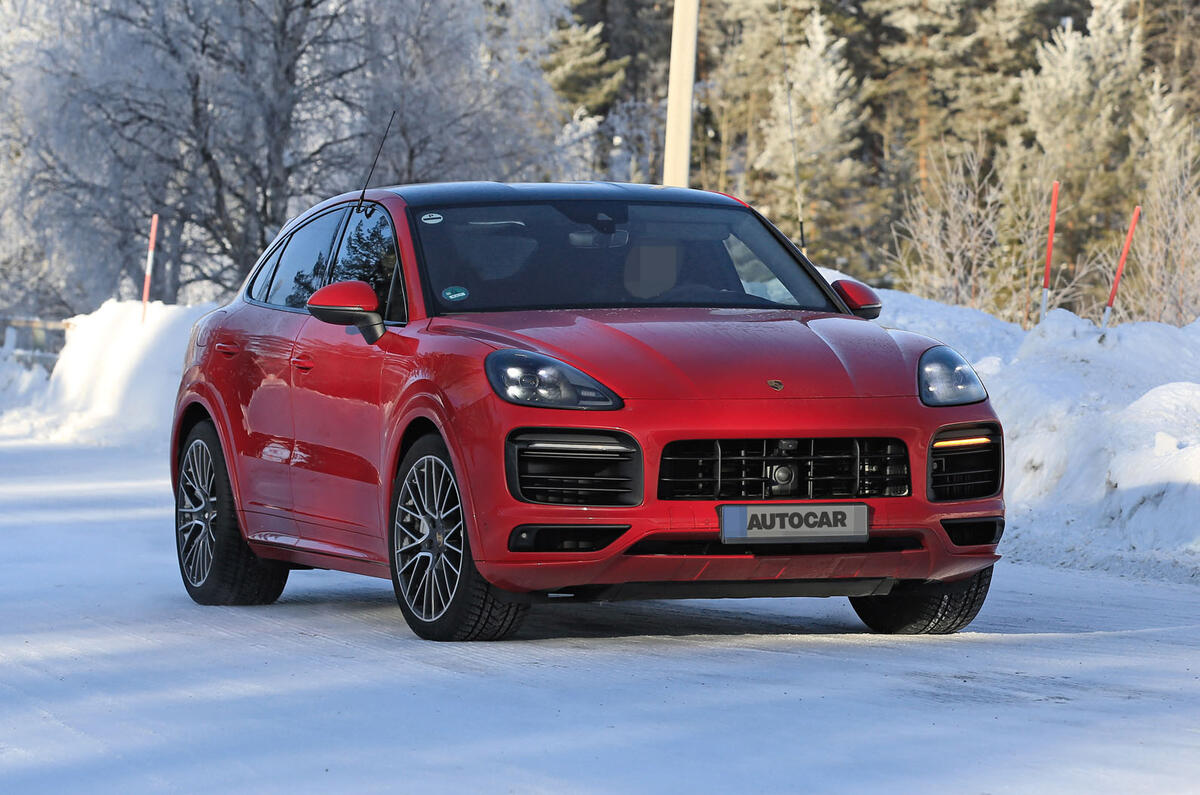 2020 Porsche Cayenne Coupe GTS prototype winter testing 2020 Porsche Cayenne Coupe GTS prototype winter testing