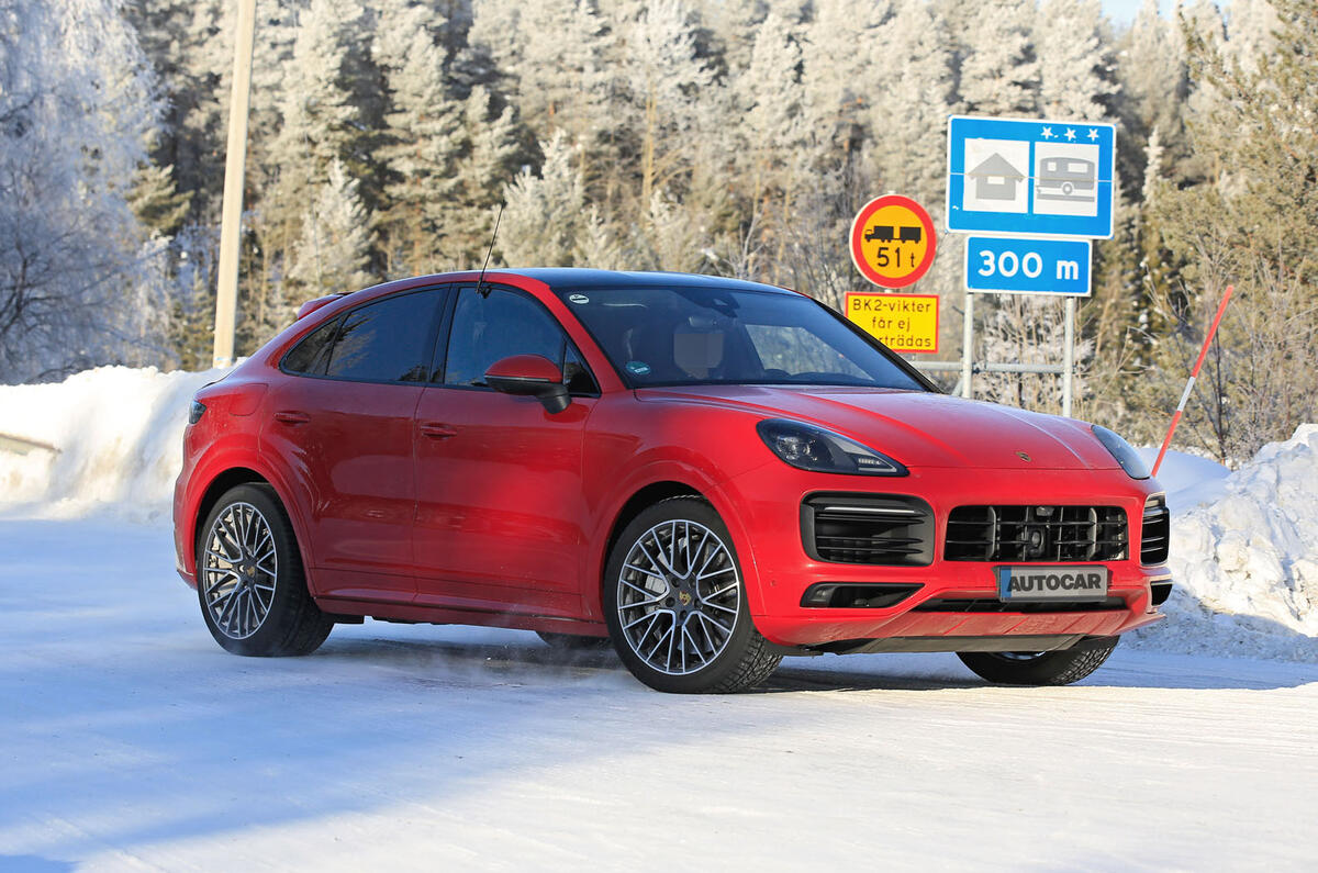 2020 Porsche Cayenne Coupe GTS prototype winter testing 2020 Porsche Cayenne Coupe GTS prototype winter testing