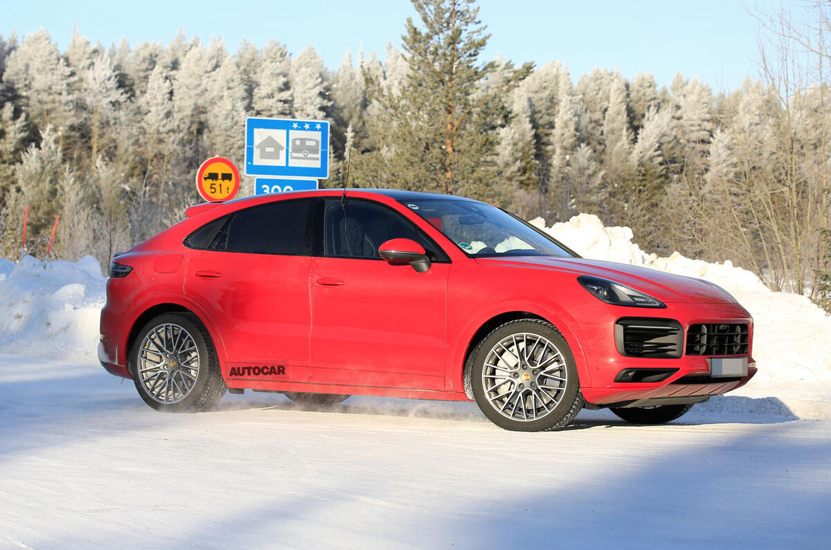 2020 Porsche Cayenne Coupe GTS prototype winter testing 2020 Porsche Cayenne Coupe GTS prototype winter testing