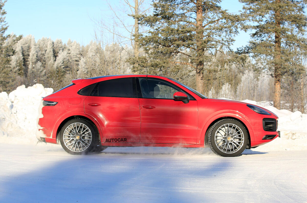 2020 Porsche Cayenne Coupe GTS prototype winter testing