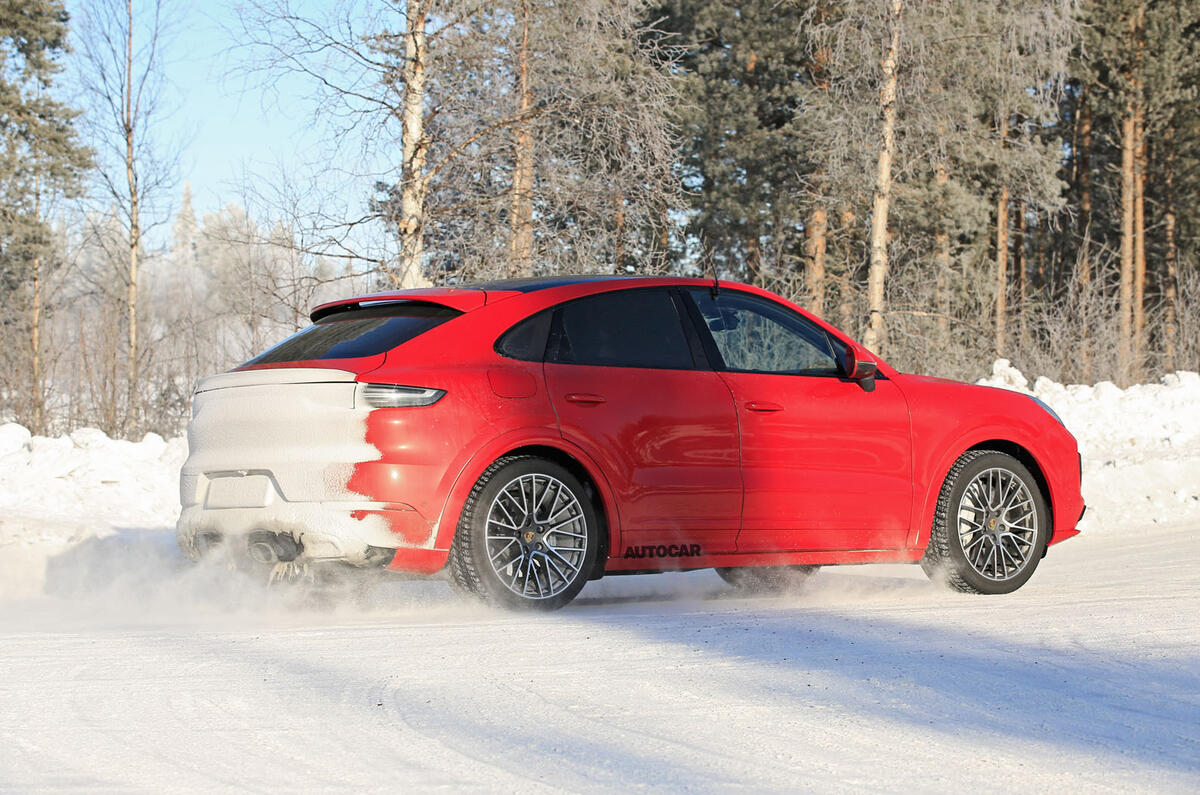 2020 Porsche Cayenne Coupe GTS prototype winter testing 2020 Porsche Cayenne Coupe GTS prototype winter testing