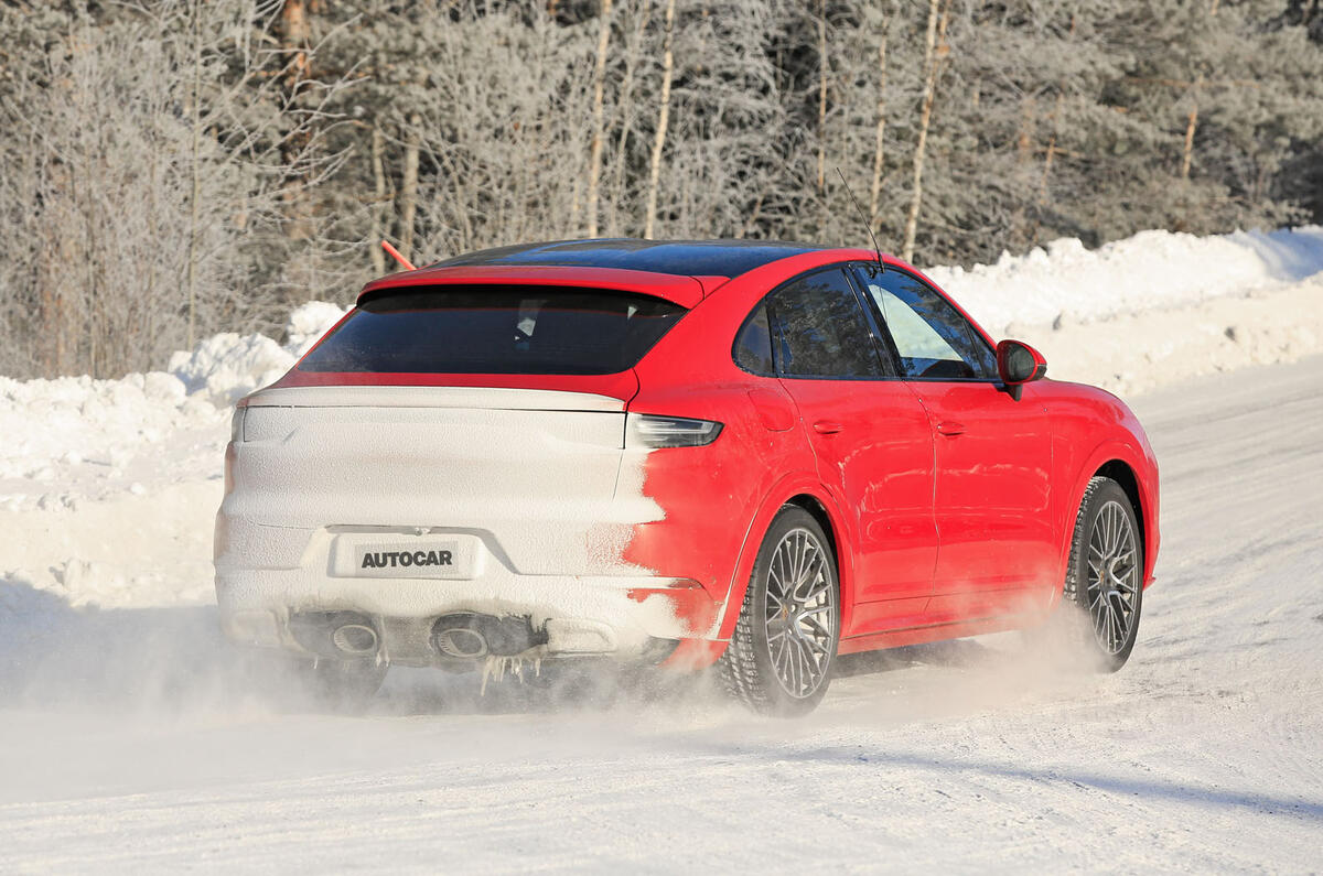 2020 Porsche Cayenne Coupe GTS prototype winter testing 2020 Porsche Cayenne Coupe GTS prototype winter testing