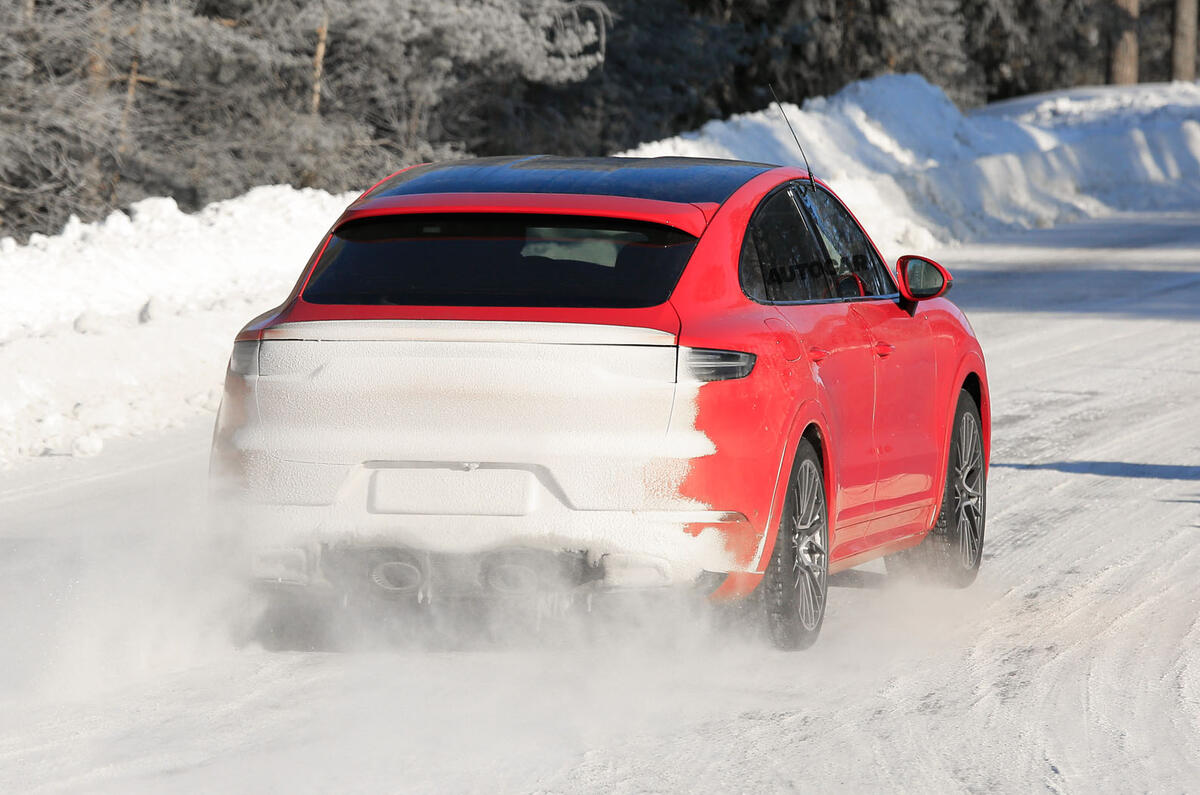 2020 Porsche Cayenne Coupe GTS prototype winter testing 2020 Porsche Cayenne Coupe GTS prototype winter testing