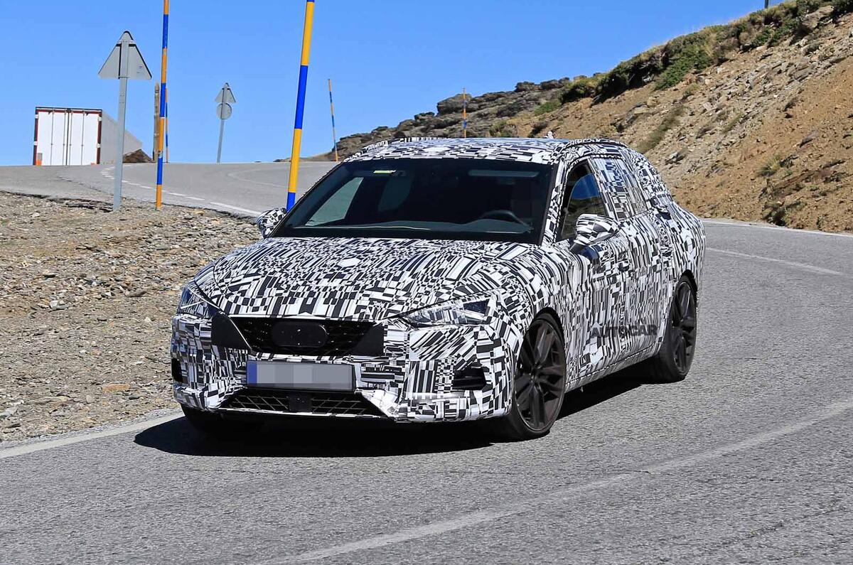 Leon Cupra ST spyshots
