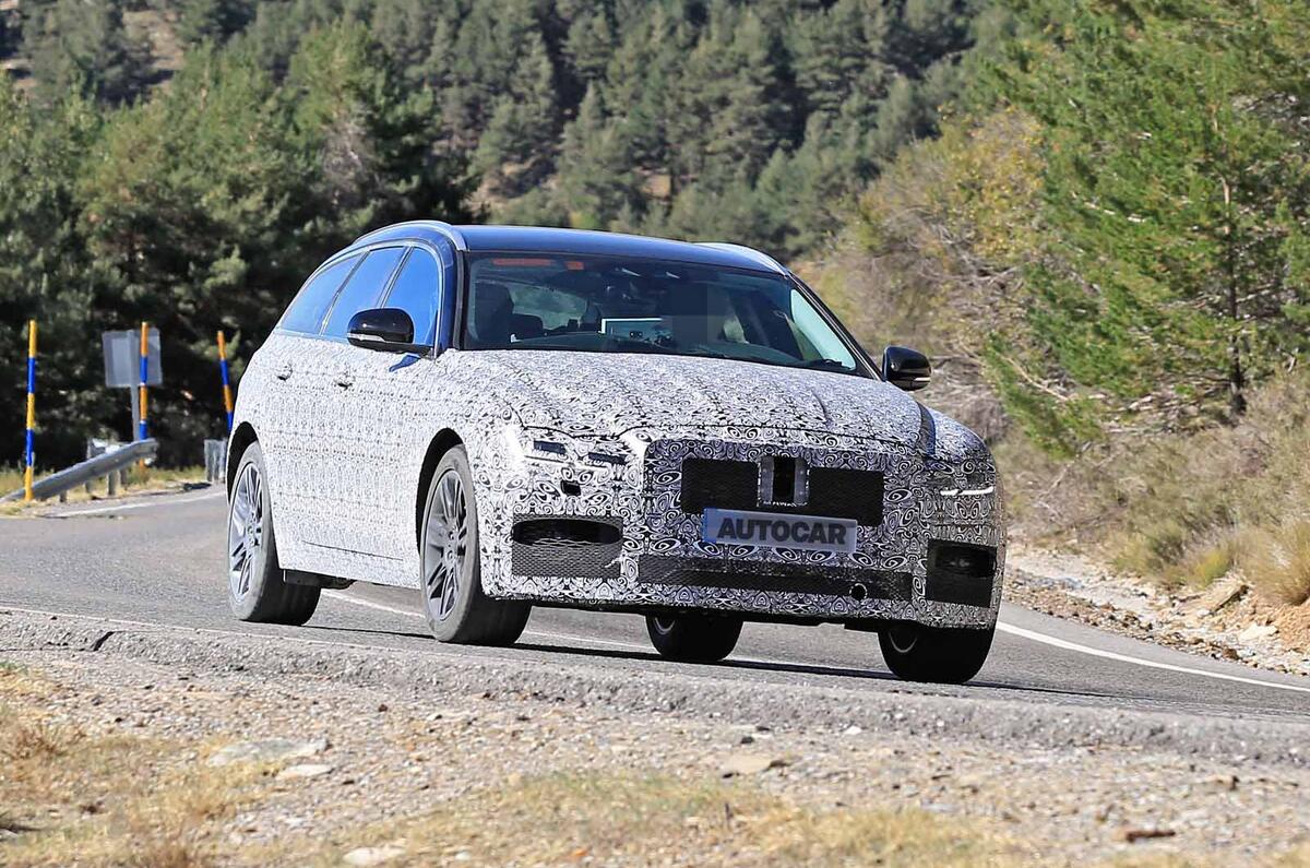 Jaguar XF Sportbrake facelift spies