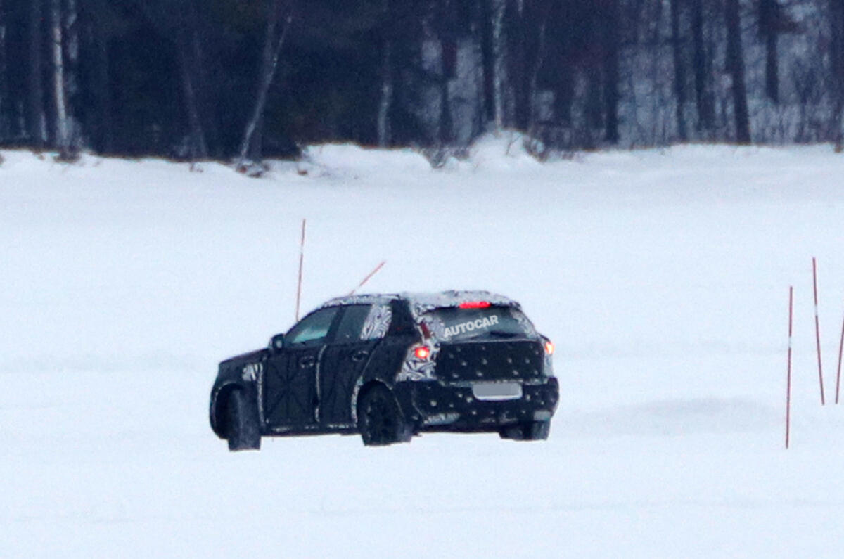 2018 Volvo XC40 – first sighting of future Audi Q3 rival