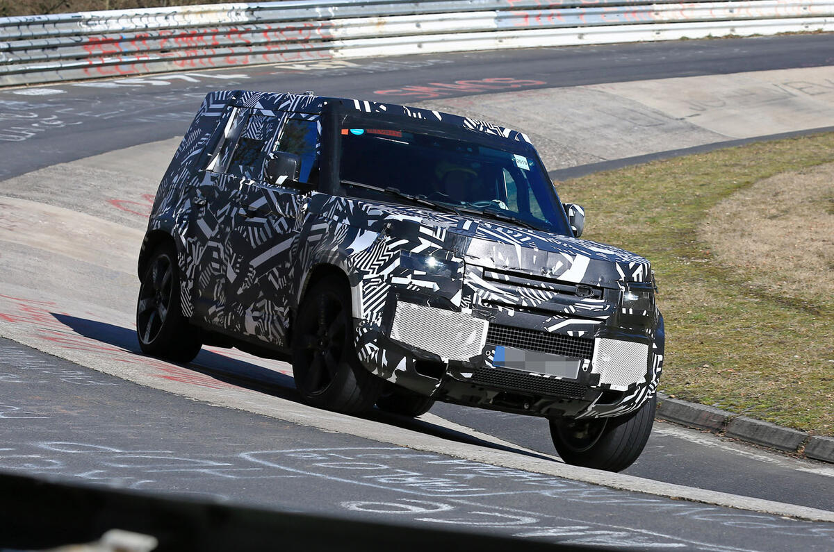 2020 Land Rover Defender spyshots - carousel