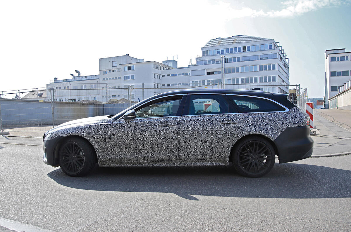 2021 Jaguar XF Sportbrake spy shots 2021 Jaguar XF Sportbrake spy shots