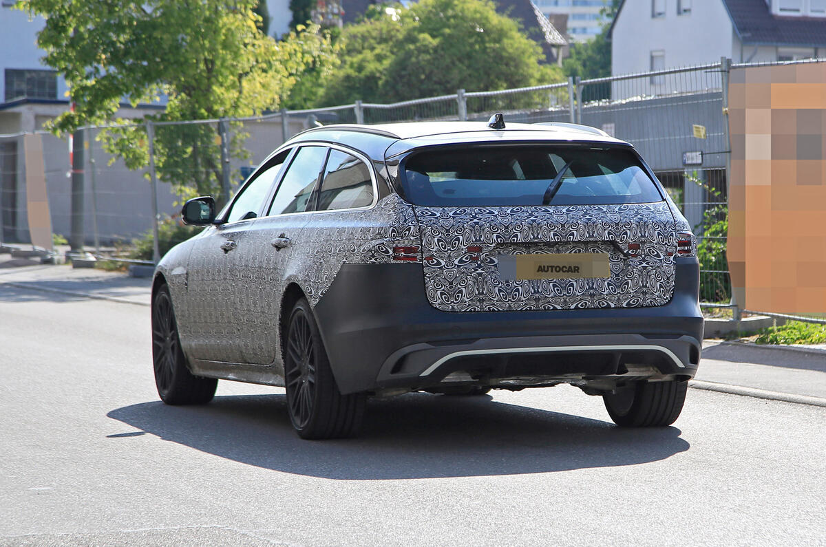 2021 Jaguar XF Sportbrake spy shots 2021 Jaguar XF Sportbrake spy shots
