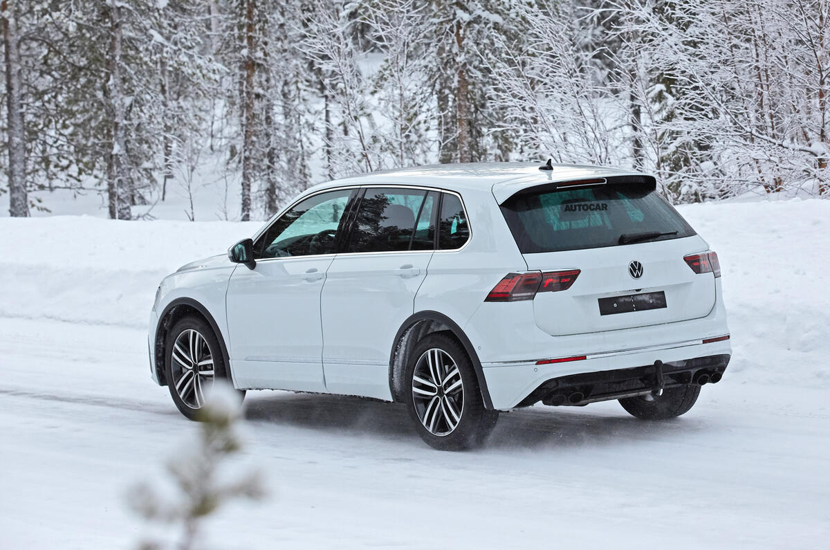 2020 Volkswagen Tiguan R prototype 2020 Volkswagen Tiguan R prototype