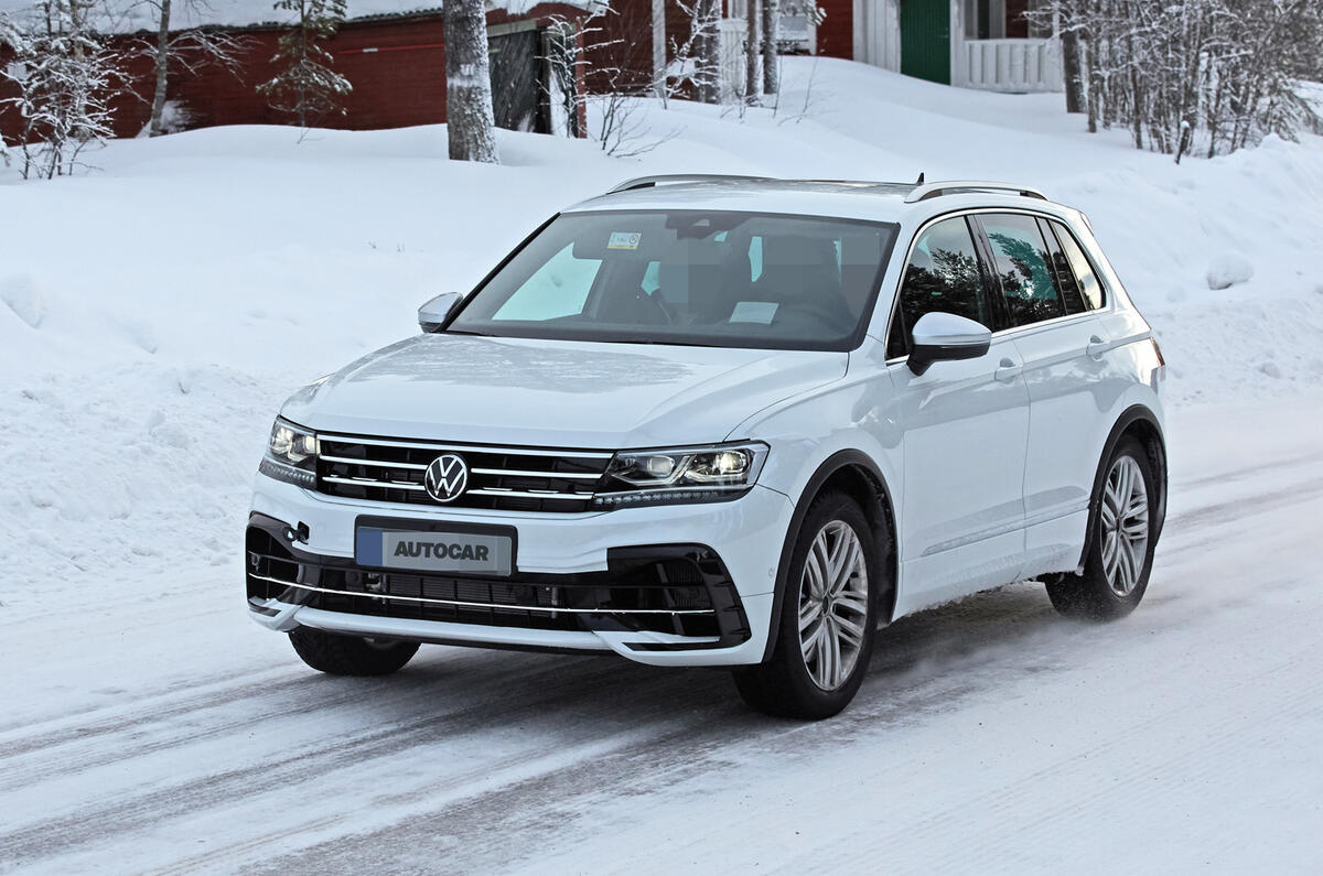 2020 Volkswagen Tiguan R prototype 2020 Volkswagen Tiguan R prototype