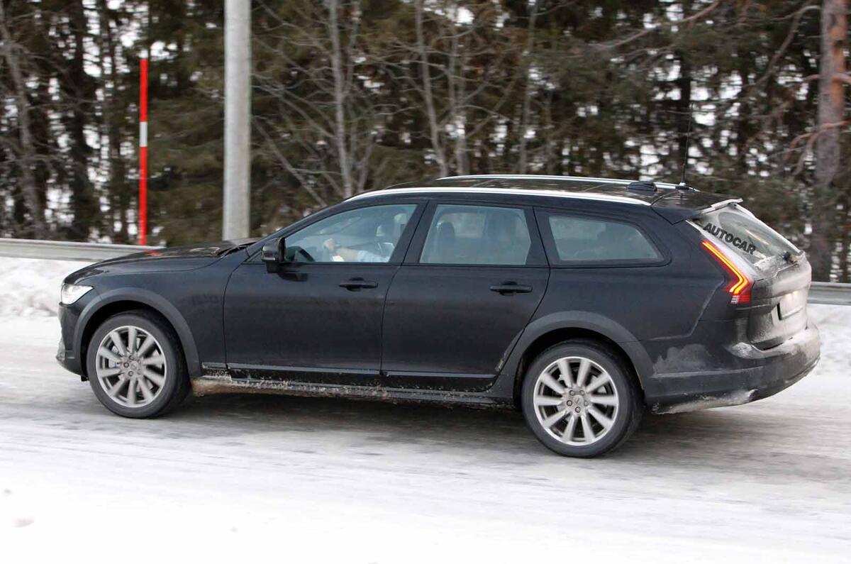 Volvo V90 facelift spyshots side close