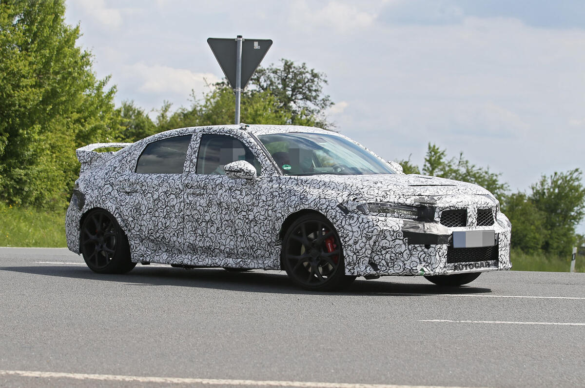 2022 Honda Civic Type R prototype - side 2022 Honda Civic Type R prototype - side
