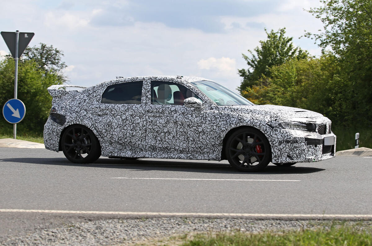 2022 Honda Civic Type R prototype - side 2022 Honda Civic Type R prototype - side