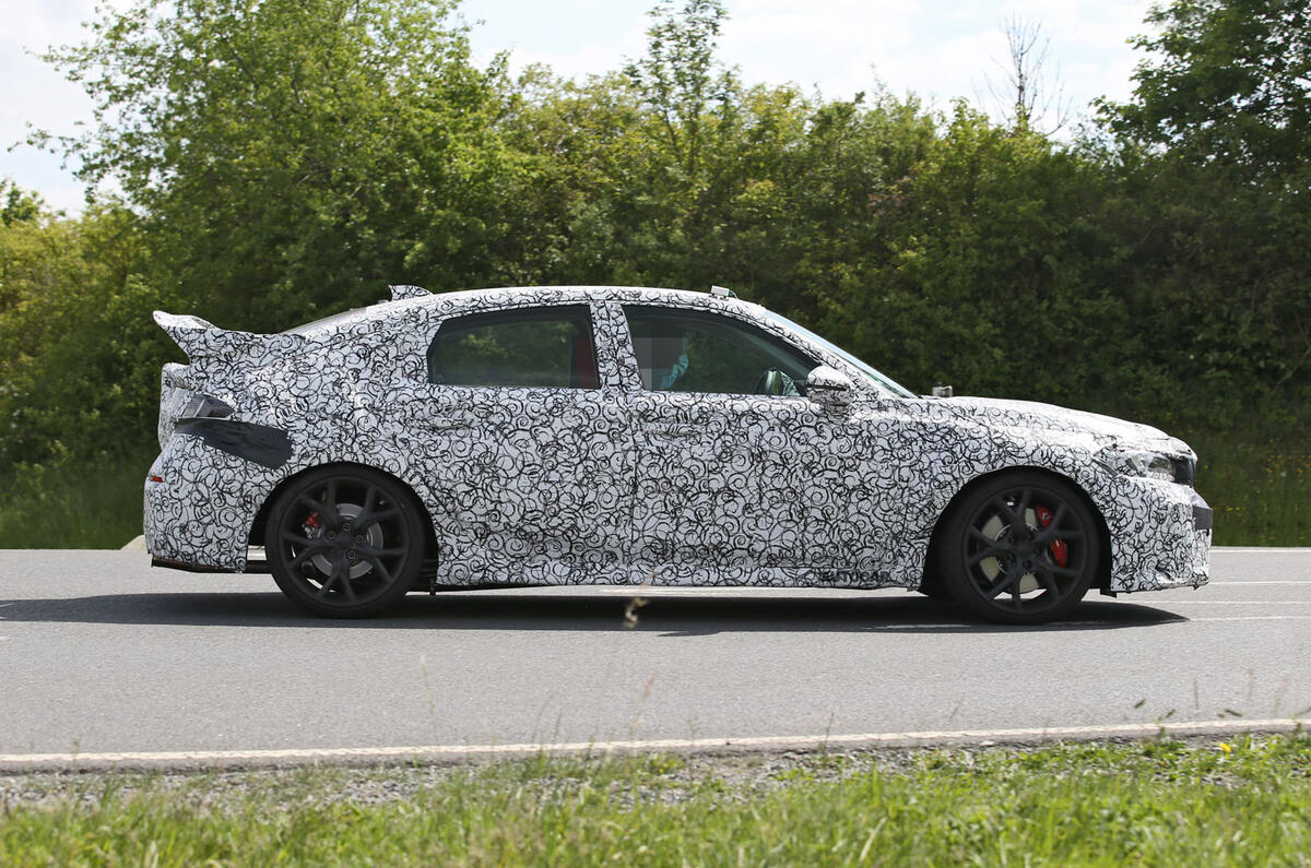 2022 Honda Civic Type R prototype - side 2022 Honda Civic Type R prototype - side