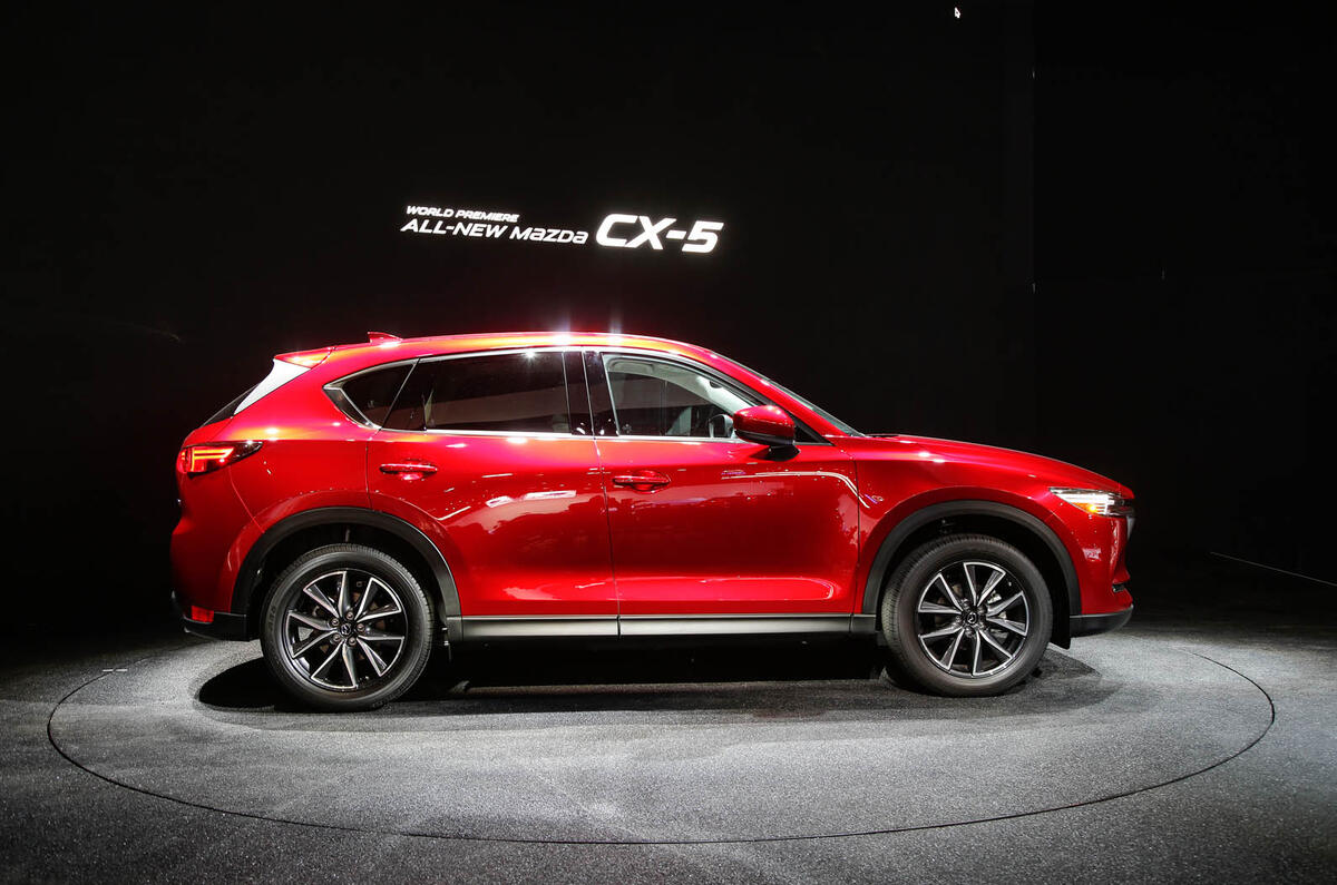 2017 Mazda CX-5 revealed at LA motor show