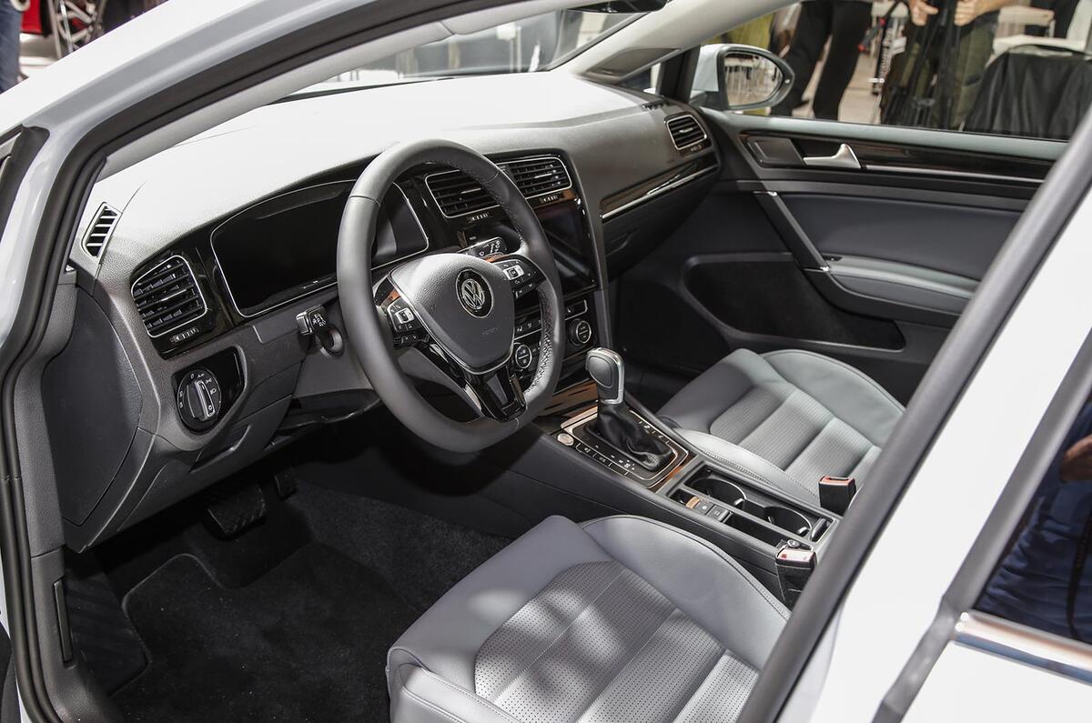 2017 Volkswagen Golf facelift revealed