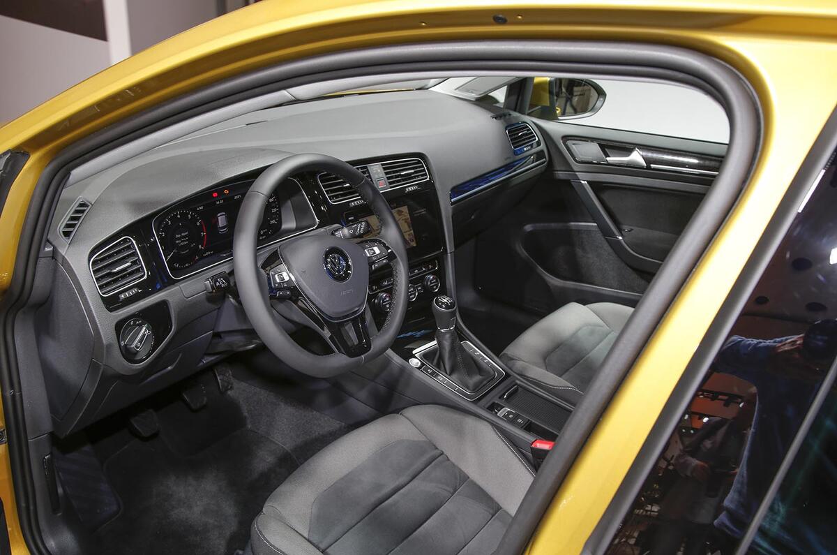 2017 Volkswagen Golf facelift revealed