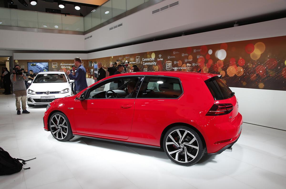 2017 Volkswagen Golf facelift revealed